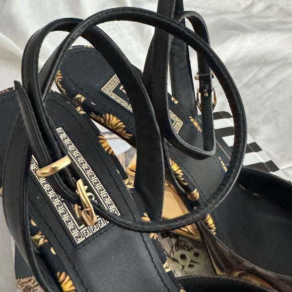Authentic Fendi Versace Black and Gold Patterned Heels - Picture 10 of 13